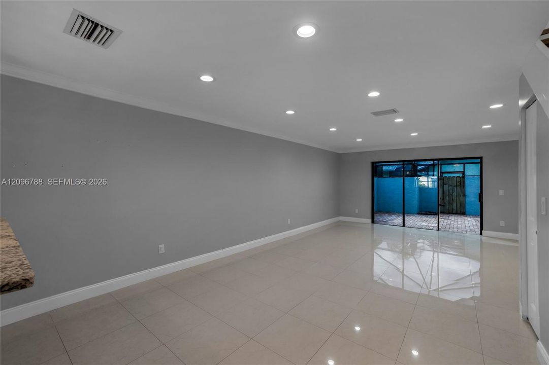 En Venta: $329,950 (2 camas, 2 baños, 1232 Pies cuadrados)