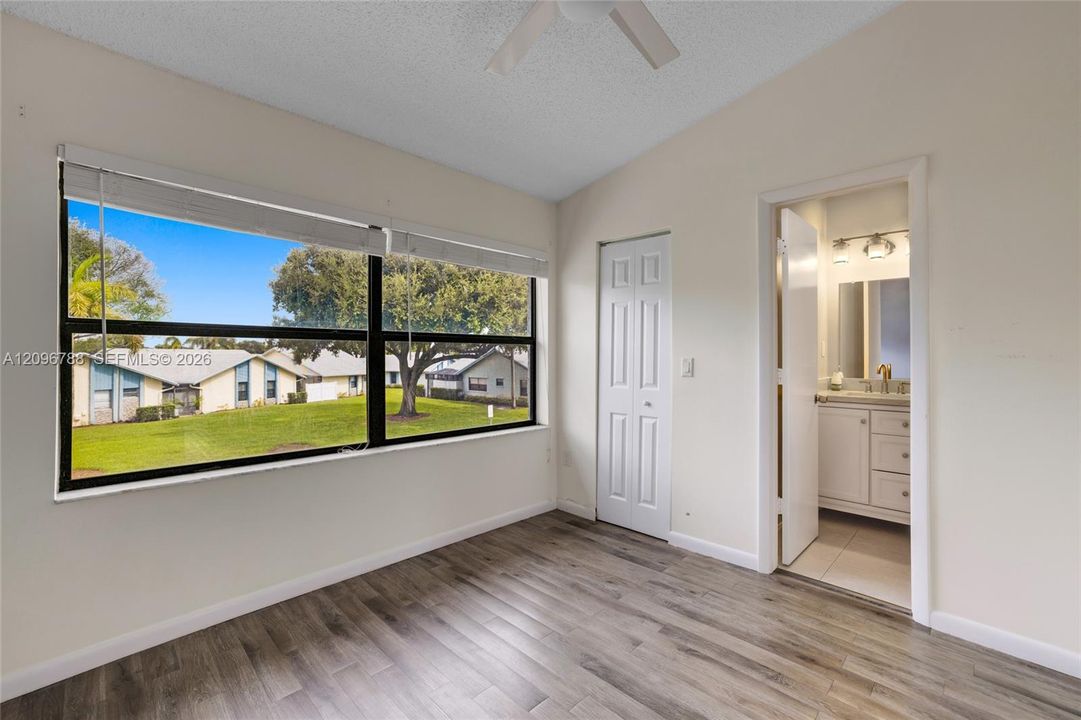 En Venta: $329,950 (2 camas, 2 baños, 1232 Pies cuadrados)