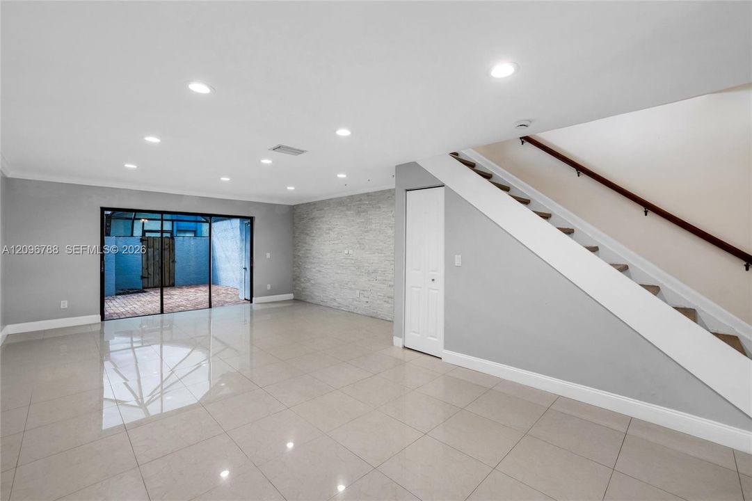 En Venta: $329,950 (2 camas, 2 baños, 1232 Pies cuadrados)