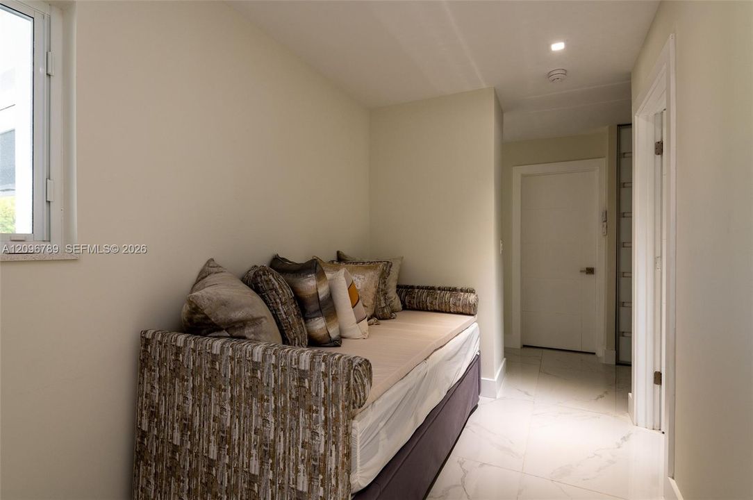 For Rent: $15,500 (4 beds, 3 baths, 3027 Square Feet)
