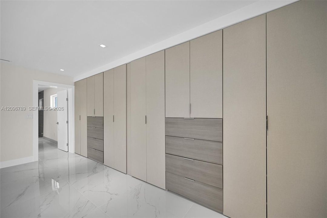 For Rent: $15,500 (4 beds, 3 baths, 3027 Square Feet)
