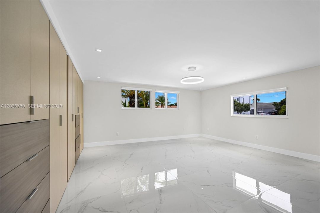 For Rent: $15,500 (4 beds, 3 baths, 3027 Square Feet)