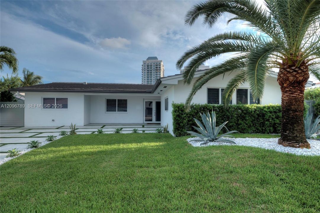For Rent: $15,500 (4 beds, 3 baths, 3027 Square Feet)