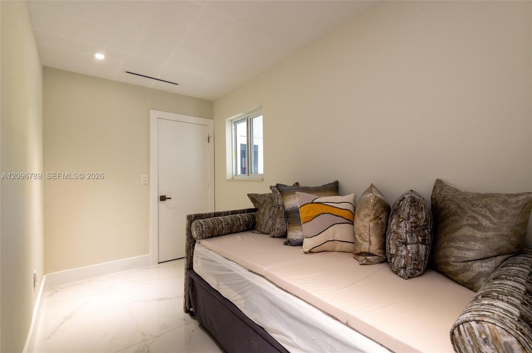 For Rent: $15,500 (4 beds, 3 baths, 3027 Square Feet)