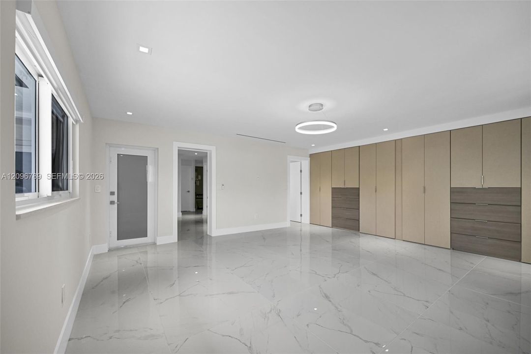 For Rent: $15,500 (4 beds, 3 baths, 3027 Square Feet)