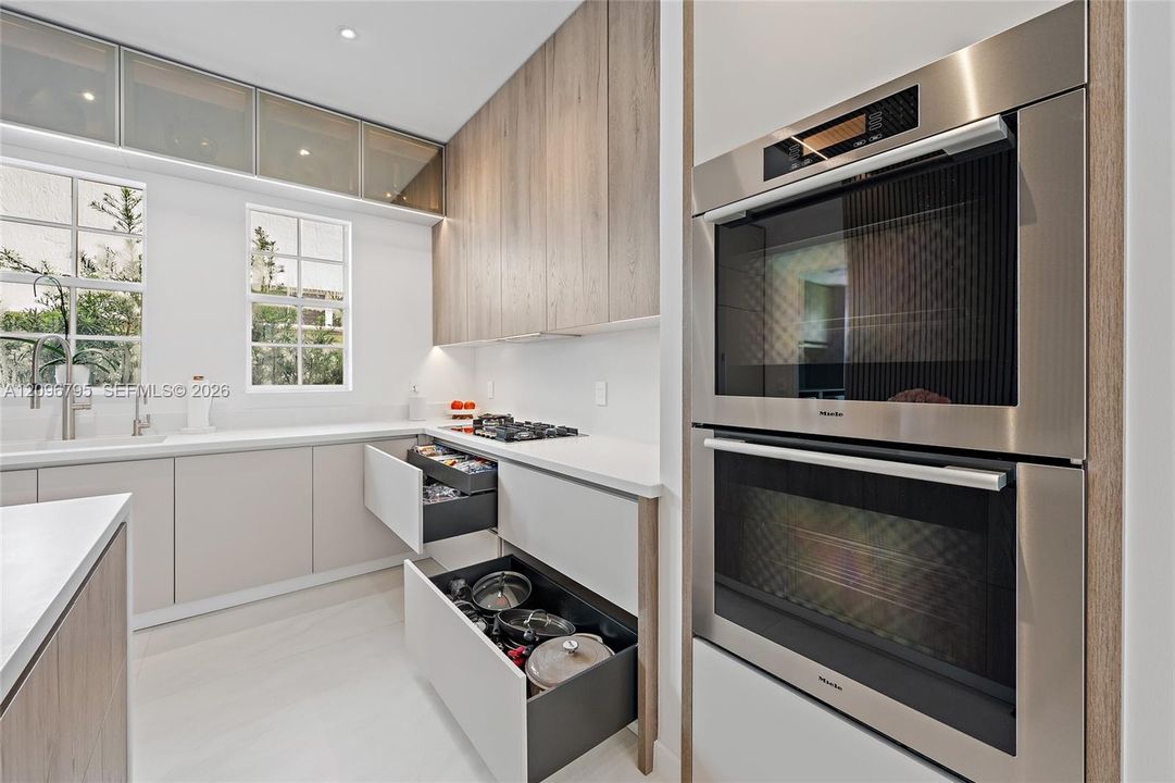 For Sale: $1,375,000 (3 beds, 2 baths, 2232 Square Feet)