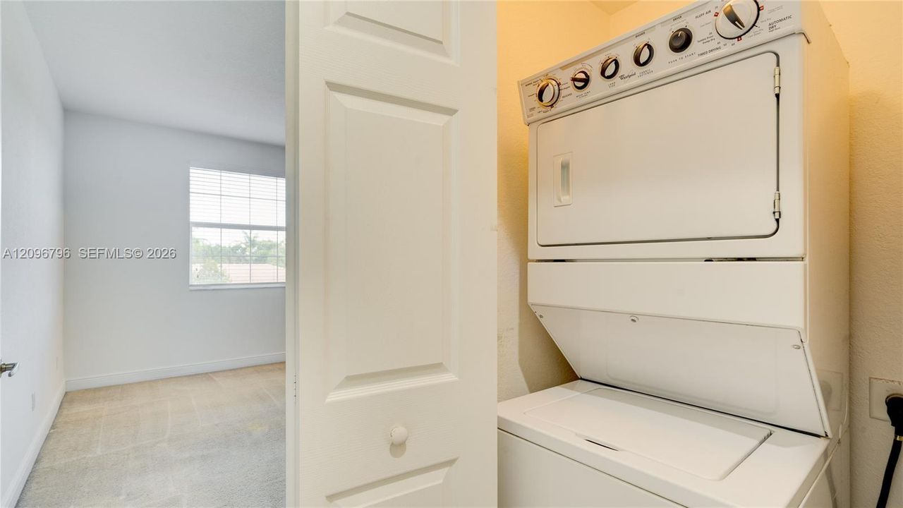 For Rent: $2,800 (2 beds, 2 baths, 1678 Square Feet)