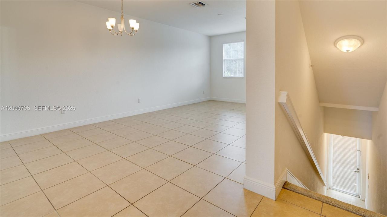 For Rent: $2,800 (2 beds, 2 baths, 1678 Square Feet)