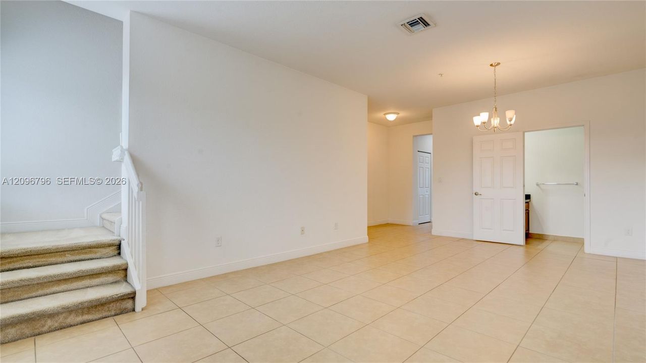 For Rent: $2,800 (2 beds, 2 baths, 1678 Square Feet)