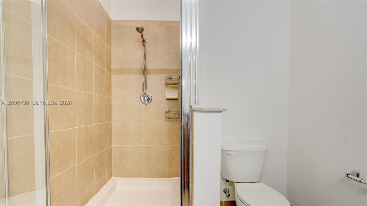 For Rent: $2,800 (2 beds, 2 baths, 1678 Square Feet)