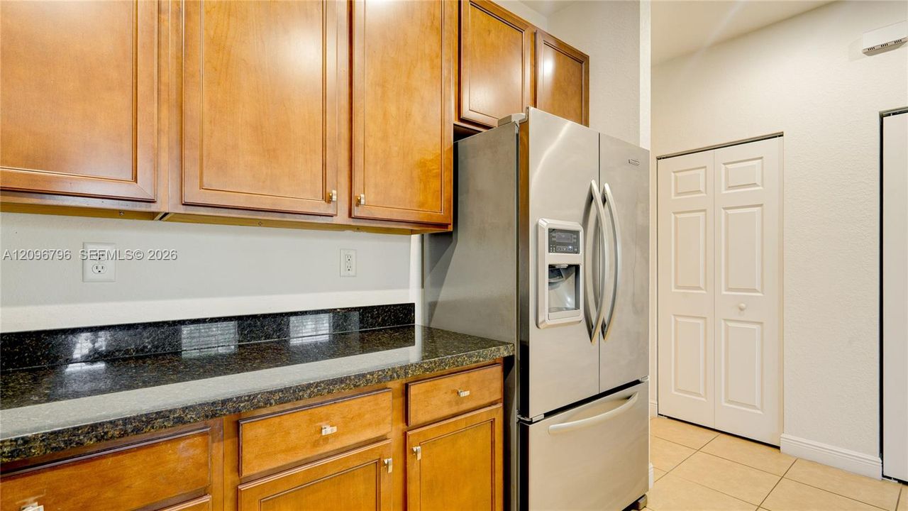 For Rent: $2,800 (2 beds, 2 baths, 1678 Square Feet)