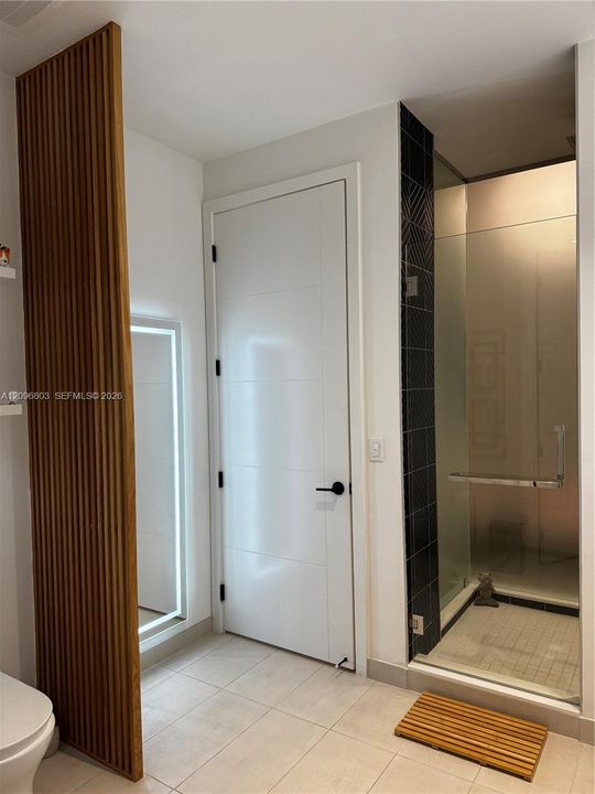 For Rent: $4,000 (1 beds, 1 baths, 738 Square Feet)