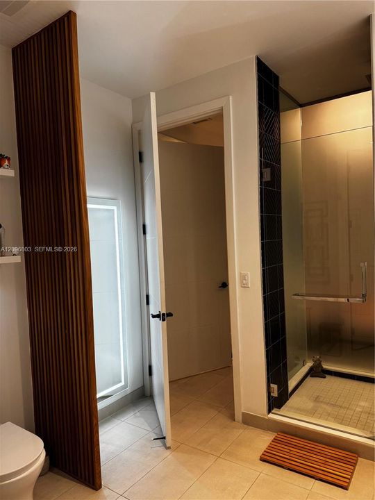 For Rent: $4,000 (1 beds, 1 baths, 738 Square Feet)