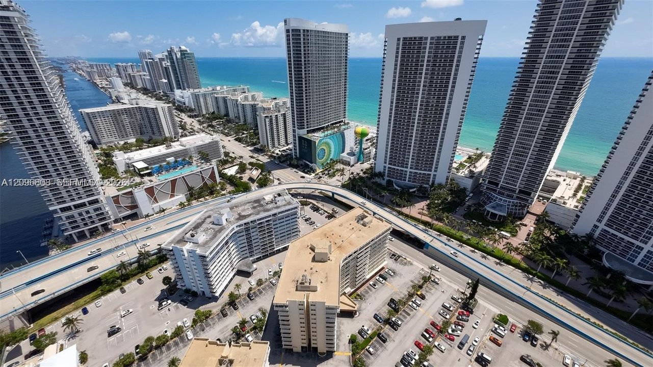 For Rent: $1,875 (1 beds, 1 baths, 780 Square Feet)