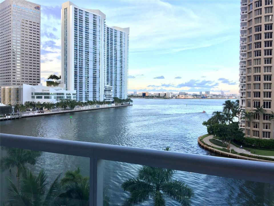 En Venta: $595,000 (1 camas, 1 baños, 882 Pies cuadrados)
