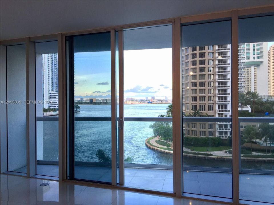 En Venta: $595,000 (1 camas, 1 baños, 882 Pies cuadrados)