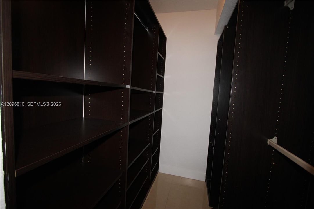 В аренду: $2,400 (2 спален, 2 ванн, 904 Квадратных фут)