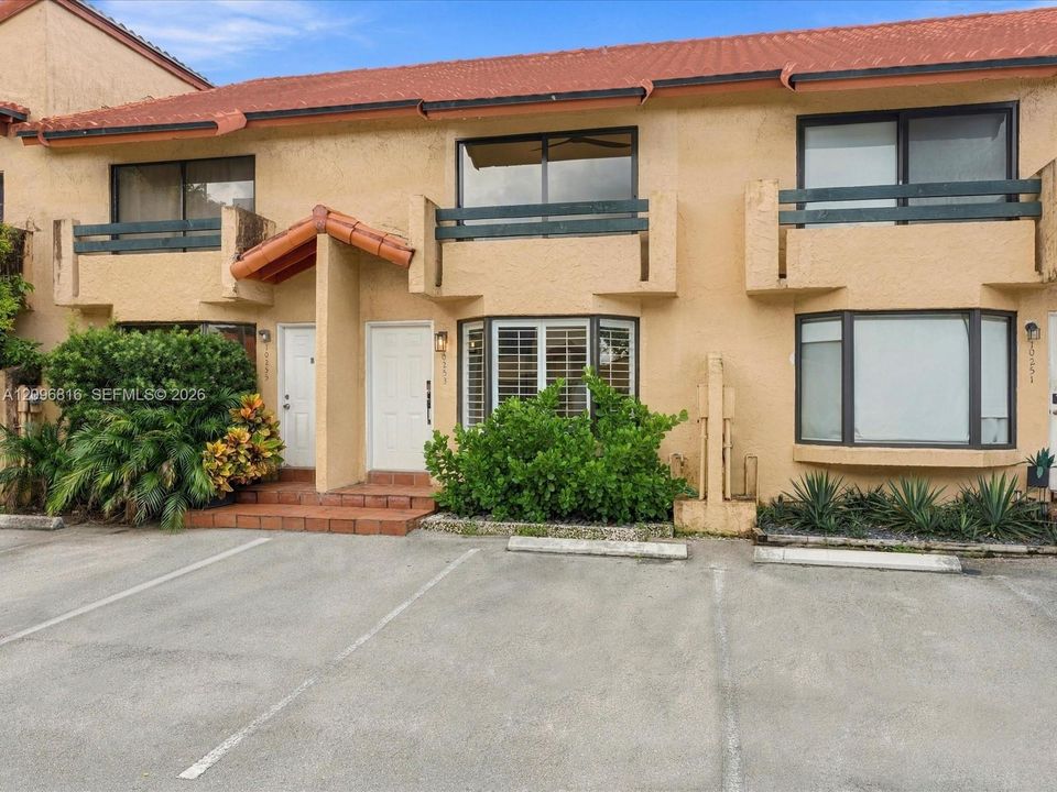 For Rent: $3,500 (2 beds, 2 baths, 1152 Square Feet)