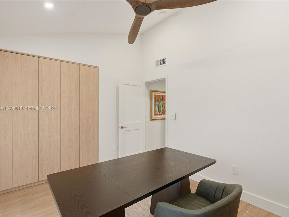 For Rent: $3,500 (2 beds, 2 baths, 1152 Square Feet)