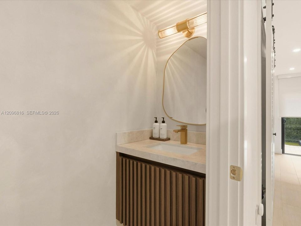 For Rent: $3,500 (2 beds, 2 baths, 1152 Square Feet)