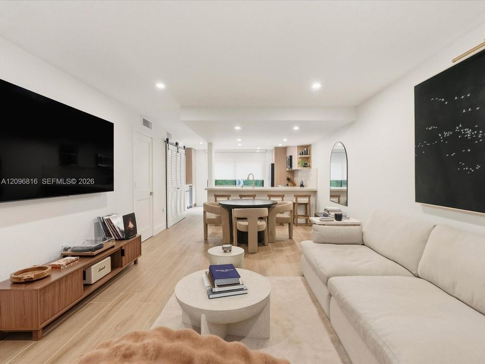 For Rent: $3,500 (2 beds, 2 baths, 1152 Square Feet)