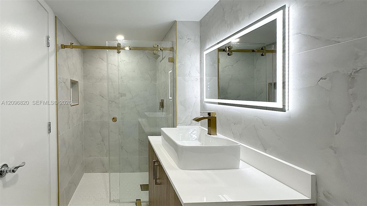 For Rent: $2,850 (2 beds, 2 baths, 1303 Square Feet)
