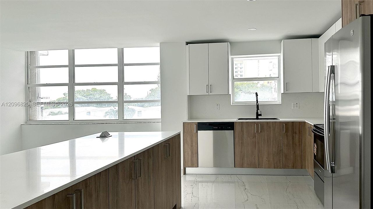For Rent: $2,850 (2 beds, 2 baths, 1303 Square Feet)