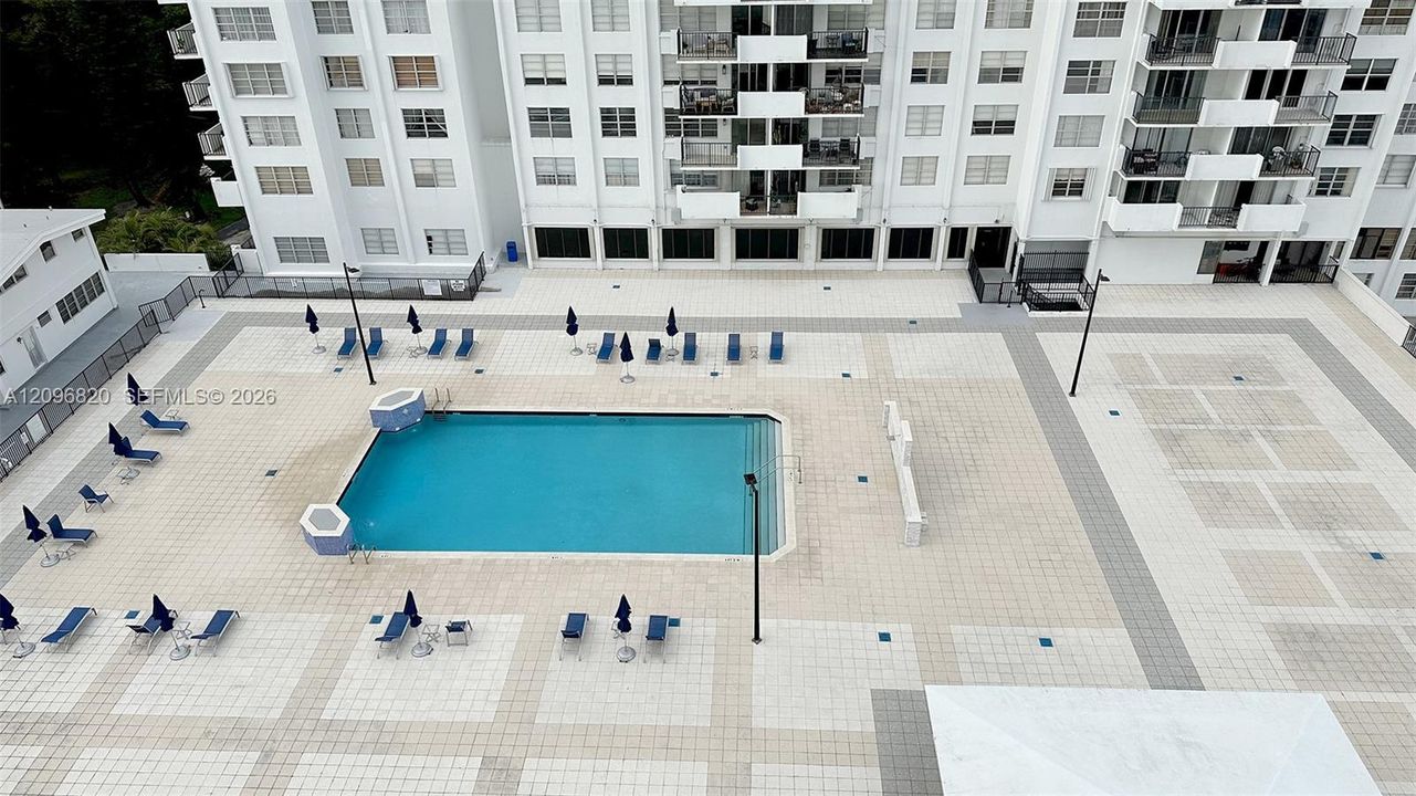 For Rent: $2,850 (2 beds, 2 baths, 1303 Square Feet)