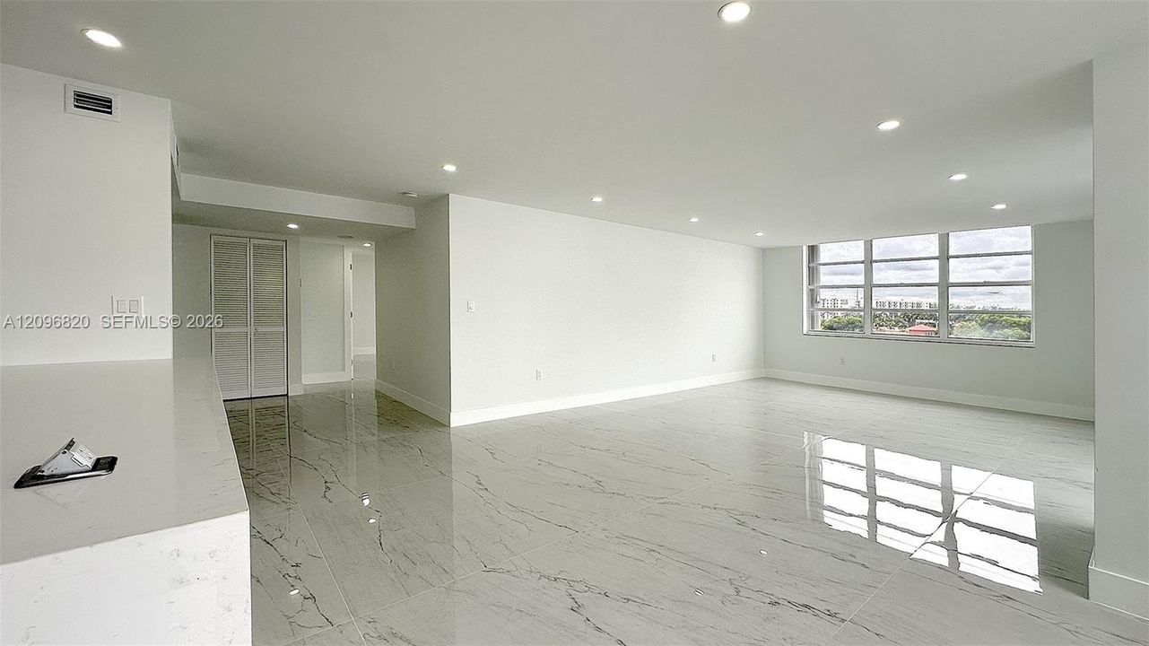 For Rent: $2,850 (2 beds, 2 baths, 1303 Square Feet)