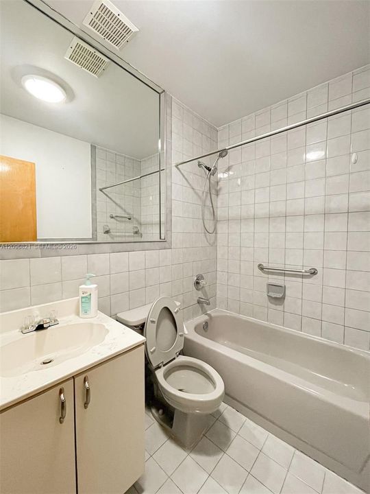 En Renta: $3,350 (3 camas, 2 baños, 1260 Pies cuadrados)