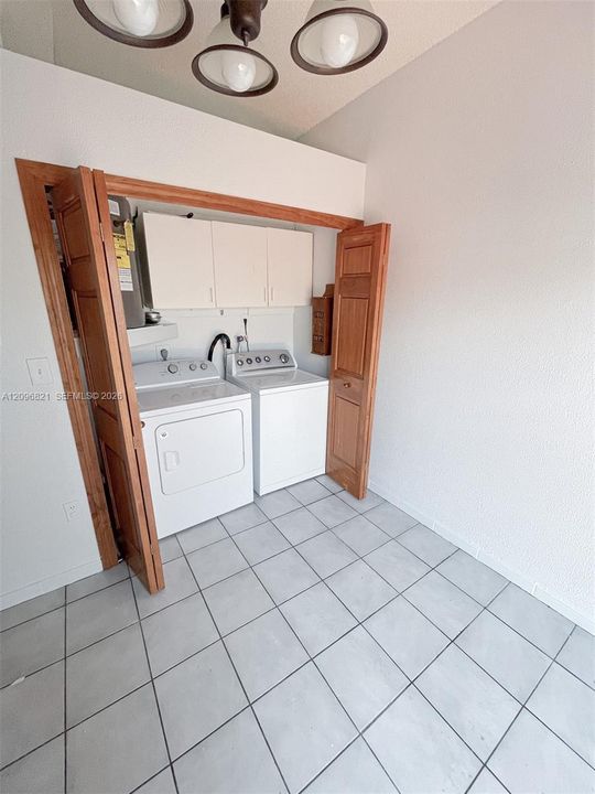 En Renta: $3,350 (3 camas, 2 baños, 1260 Pies cuadrados)