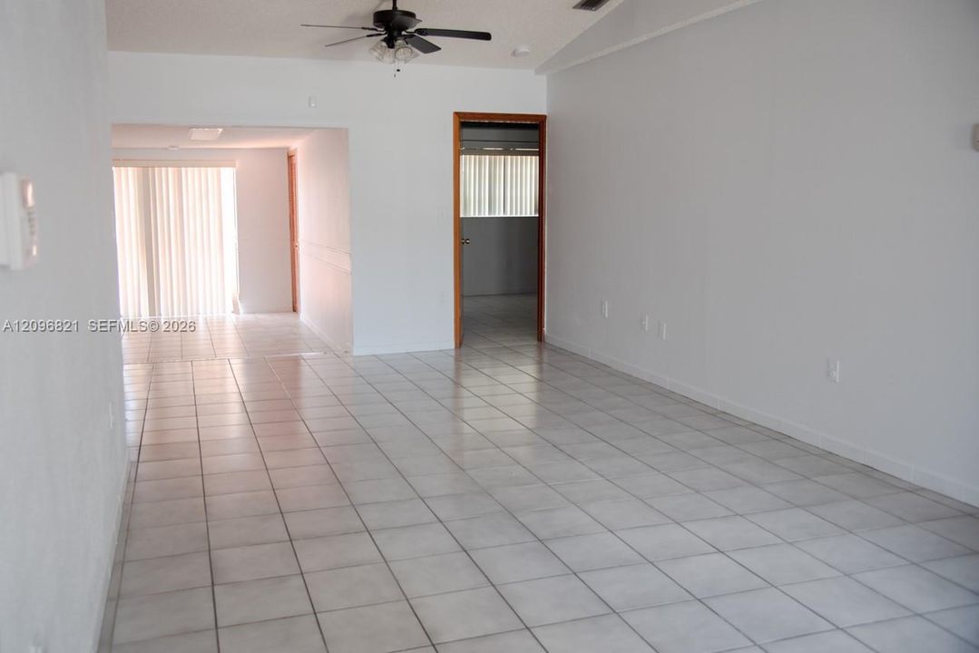 En Renta: $3,350 (3 camas, 2 baños, 1260 Pies cuadrados)