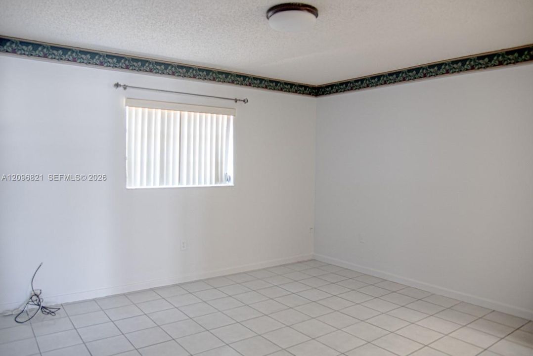 En Renta: $3,350 (3 camas, 2 baños, 1260 Pies cuadrados)