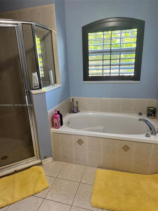 For Sale: $535,000 (4 beds, 3 baths, 2041 Square Feet)