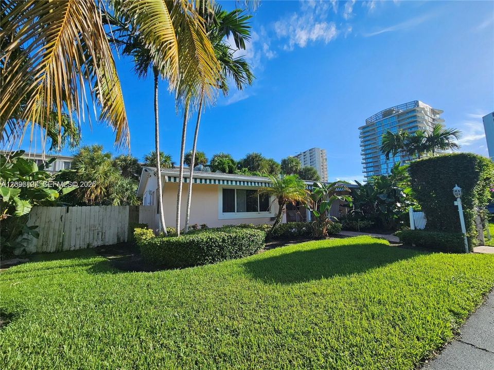 For Rent: $1,850 (1 beds, 1 baths, 750 Square Feet)