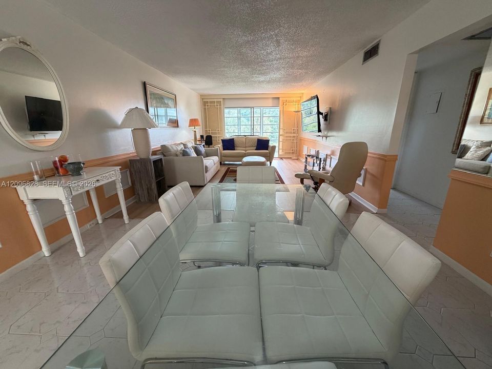 В аренду: $1,750 (2 спален, 2 ванн, 1156 Квадратных фут)