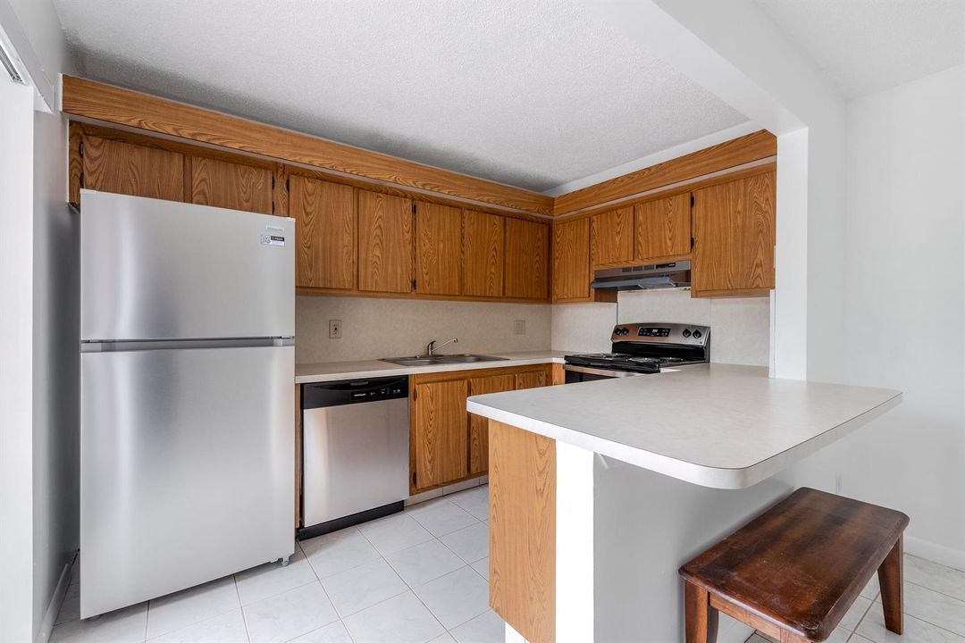 124LakeArborDrPalmSprings-12