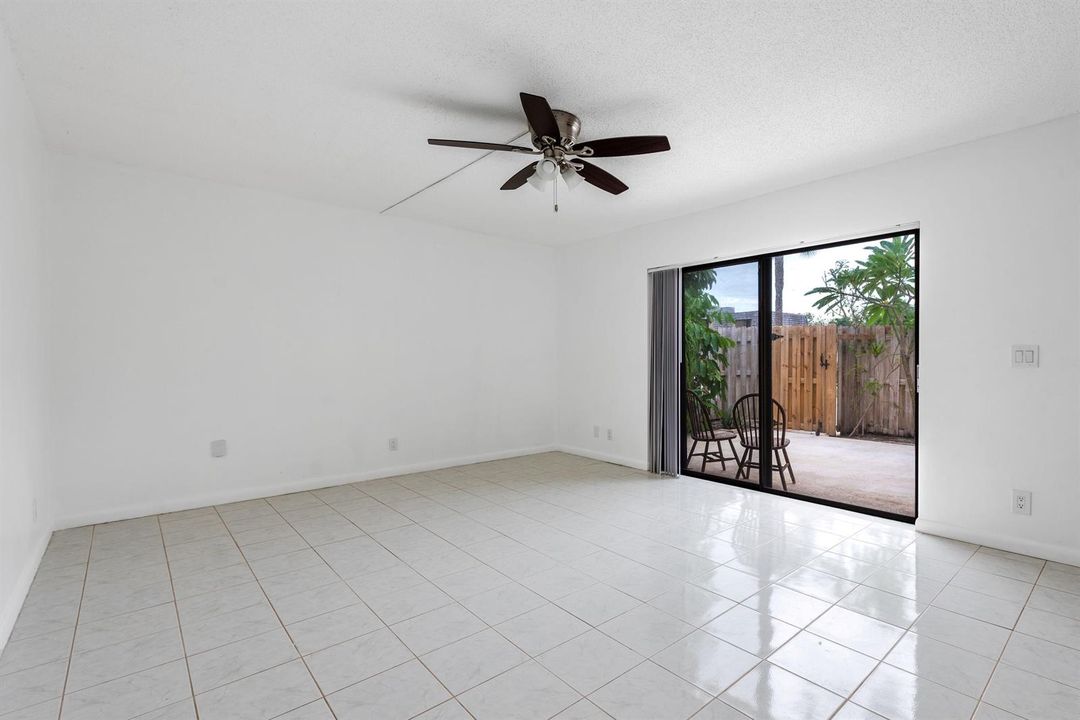 124LakeArborDrPalmSprings-6
