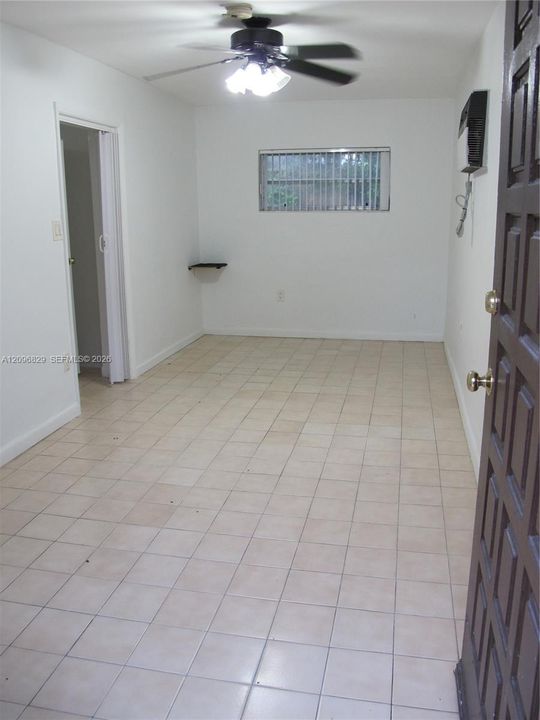 For Rent: $1,700 (1 beds, 1 baths, 2902 Square Feet)