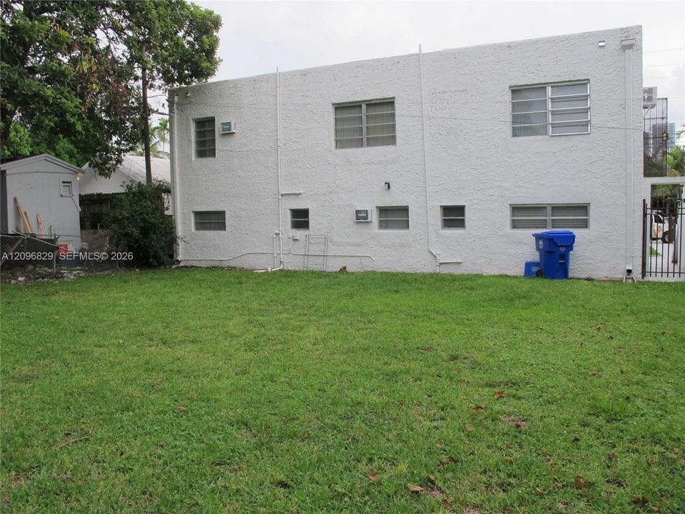 For Rent: $1,700 (1 beds, 1 baths, 2902 Square Feet)