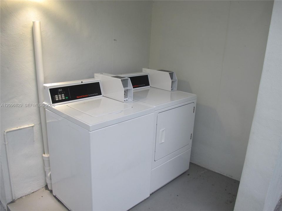 For Rent: $1,700 (1 beds, 1 baths, 2902 Square Feet)