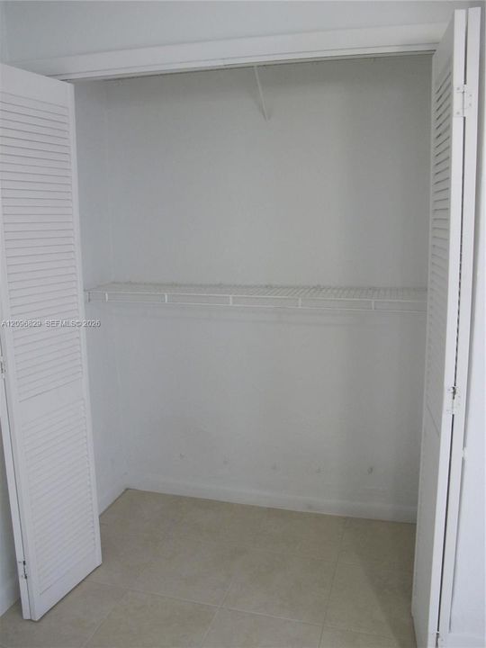 For Rent: $1,700 (1 beds, 1 baths, 2902 Square Feet)