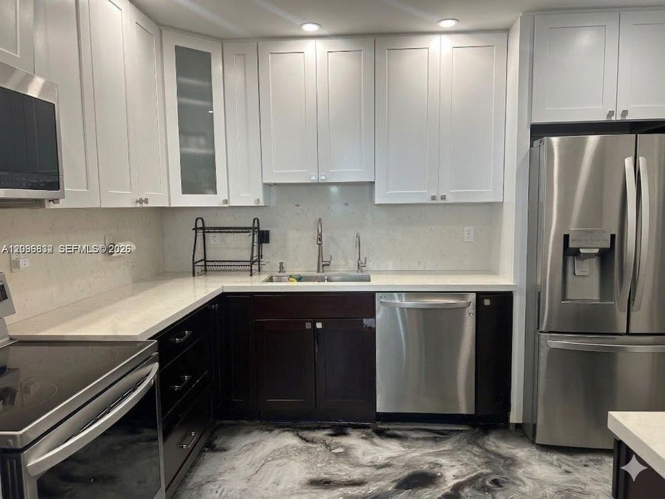 For Sale: $650,000 (2 beds, 2 baths, 1510 Square Feet)