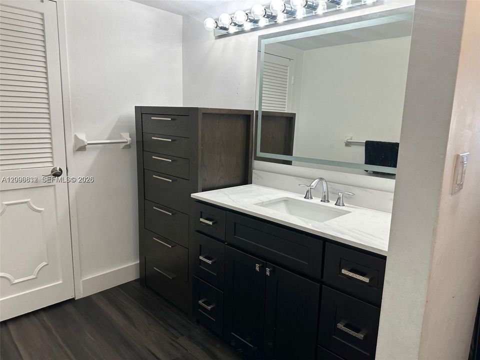 For Sale: $650,000 (2 beds, 2 baths, 1510 Square Feet)