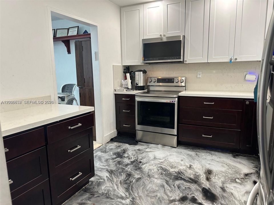For Sale: $650,000 (2 beds, 2 baths, 1510 Square Feet)