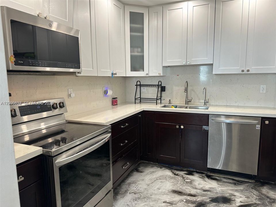 For Sale: $650,000 (2 beds, 2 baths, 1510 Square Feet)