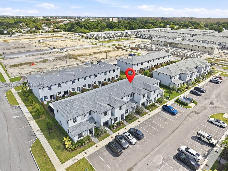В аренду: $2,400 (3 спален, 2 ванн, 1393 Квадратных фут)