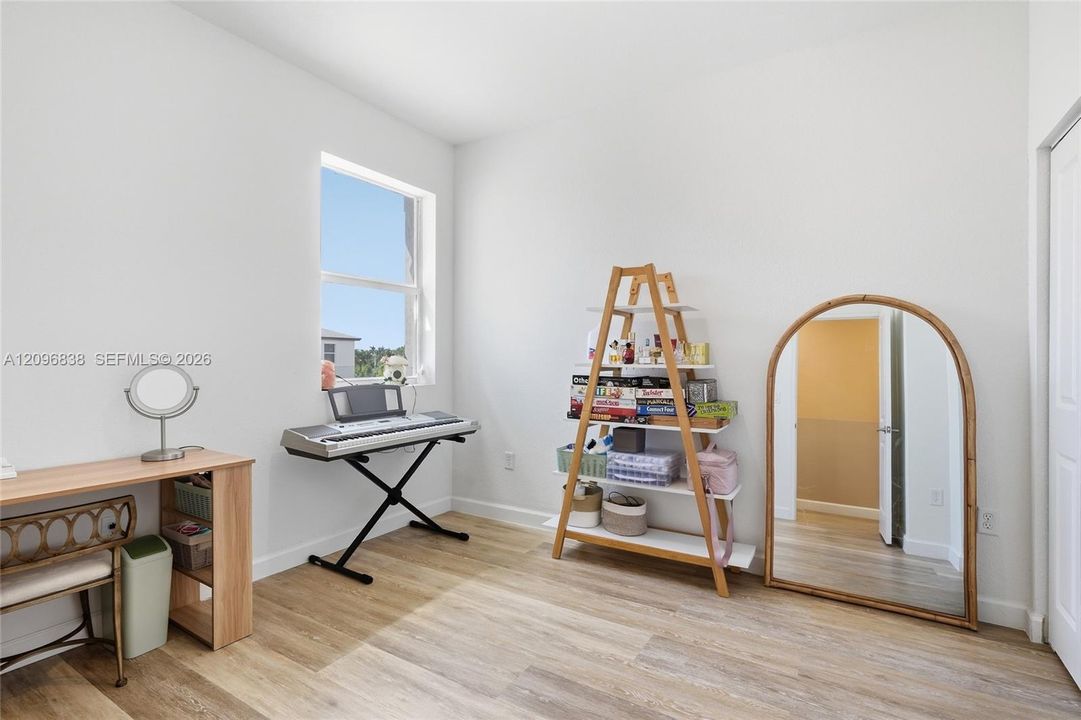 В аренду: $2,400 (3 спален, 2 ванн, 1393 Квадратных фут)