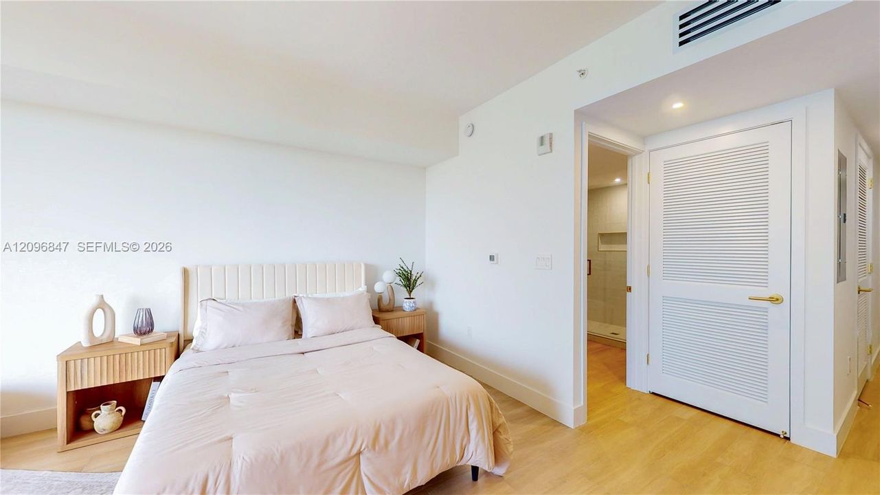 For Sale: $549,000 (0 beds, 1 baths, 535 Square Feet)