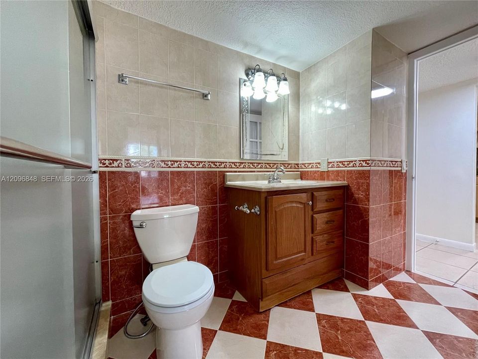 For Rent: $1,950 (1 beds, 1 baths, 690 Square Feet)